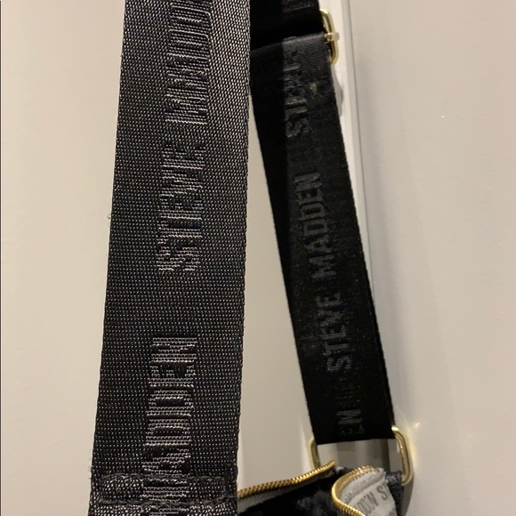 Steve Madden Crossbody - Picture 3 of 5
